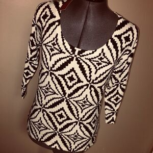 NWT Red Black White 3/4 length Sleeve Top Med